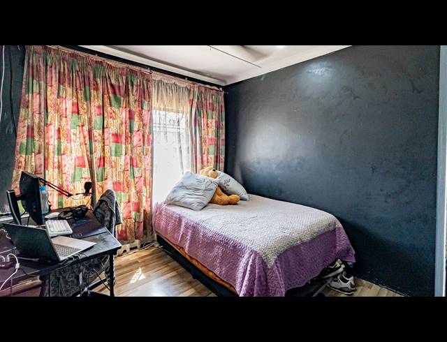 3 BEDROOM HOUSE FOR SALE IN LEONDALE